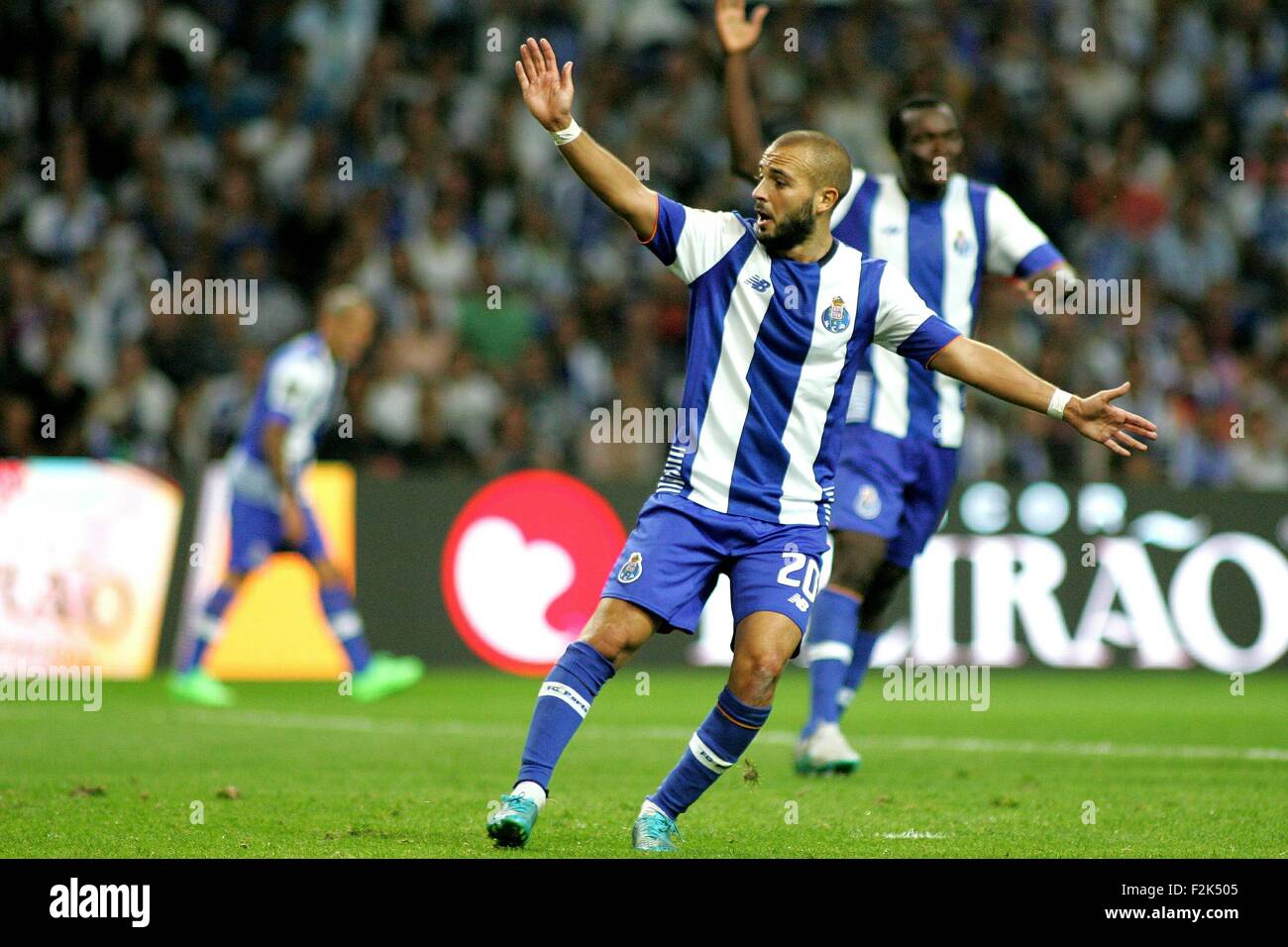 Porto, Portogallo. Xx Settembre, 2015. Andre Andre (FC Porto) in azione durante il portoghese Soccer League tra il Futebol Clube do Porto e lo Sport Lisboa e Benfica al Estadio do Dragao di Oporto, OPO. Helder Sousa/CSM/Alamy Live News Foto Stock