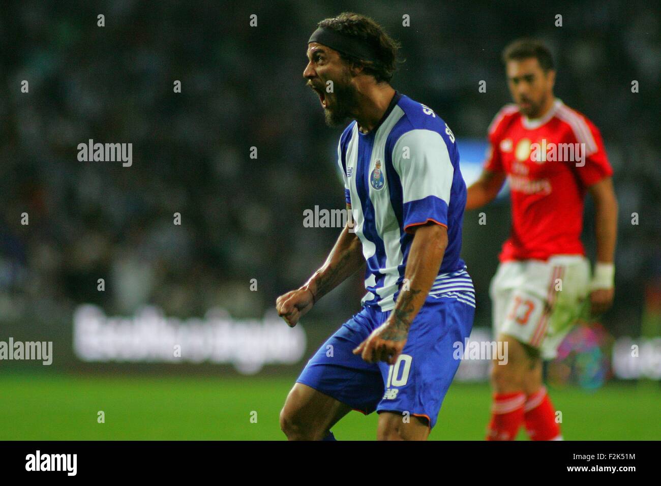 Porto, Portogallo. Xx Settembre, 2015. Osvaldo (FC Porto) in azione durante il portoghese Soccer League tra il Futebol Clube do Porto e lo Sport Lisboa e Benfica al Estadio do Dragao di Oporto, OPO. Helder Sousa/CSM/Alamy Live News Foto Stock