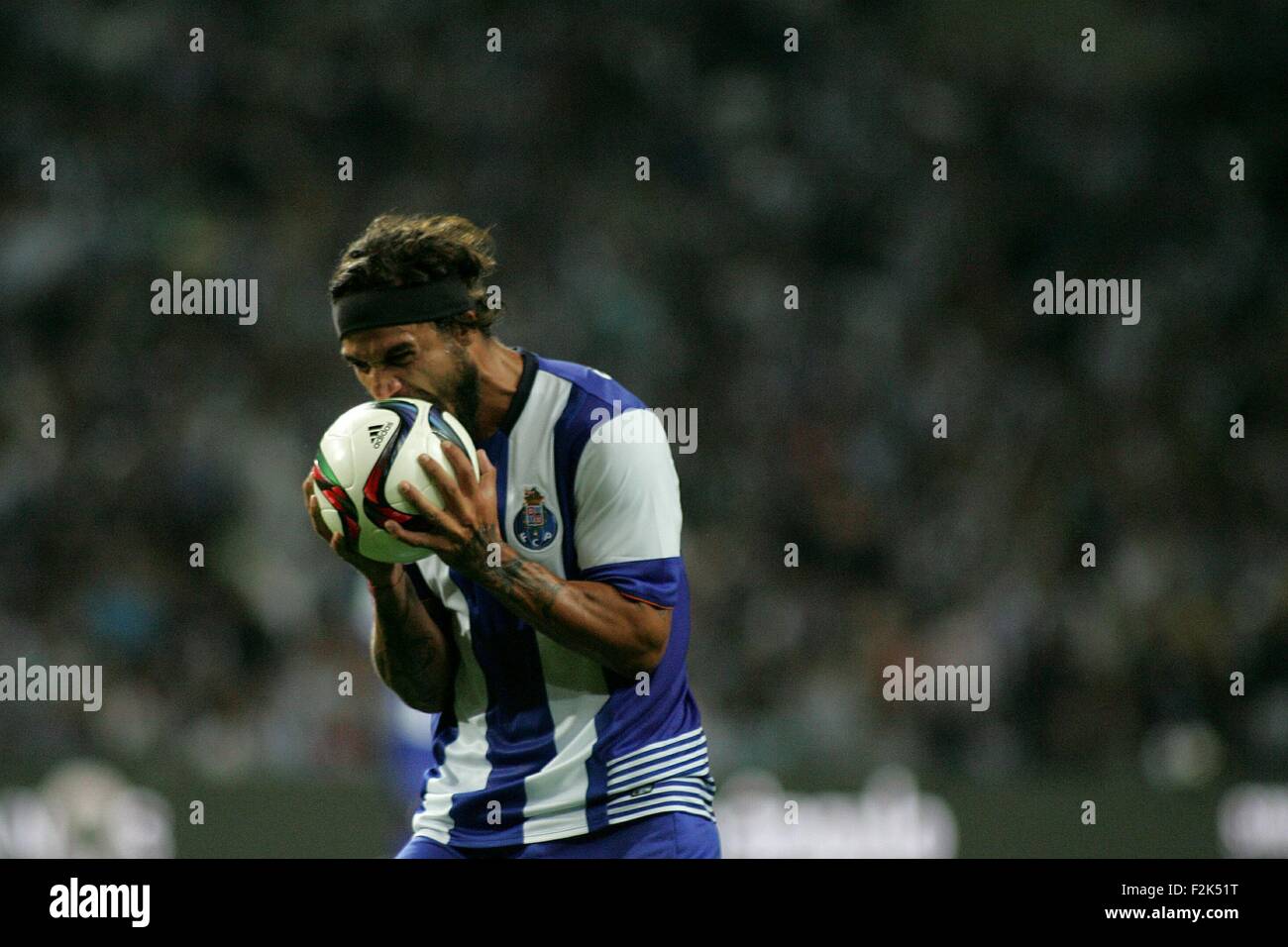 Porto, Portogallo. Xx Settembre, 2015. Osvaldo (FC Porto) in azione durante il portoghese Soccer League tra il Futebol Clube do Porto e lo Sport Lisboa e Benfica al Estadio do Dragao di Oporto, OPO. Helder Sousa/CSM/Alamy Live News Foto Stock