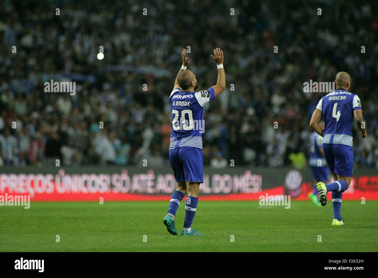 Porto, Portogallo. Xx Settembre, 2015. Andre Andre (FC Porto) in azione durante il portoghese Soccer League tra il Futebol Clube do Porto e lo Sport Lisboa e Benfica al Estadio do Dragao di Oporto, OPO. Helder Sousa/CSM/Alamy Live News Foto Stock