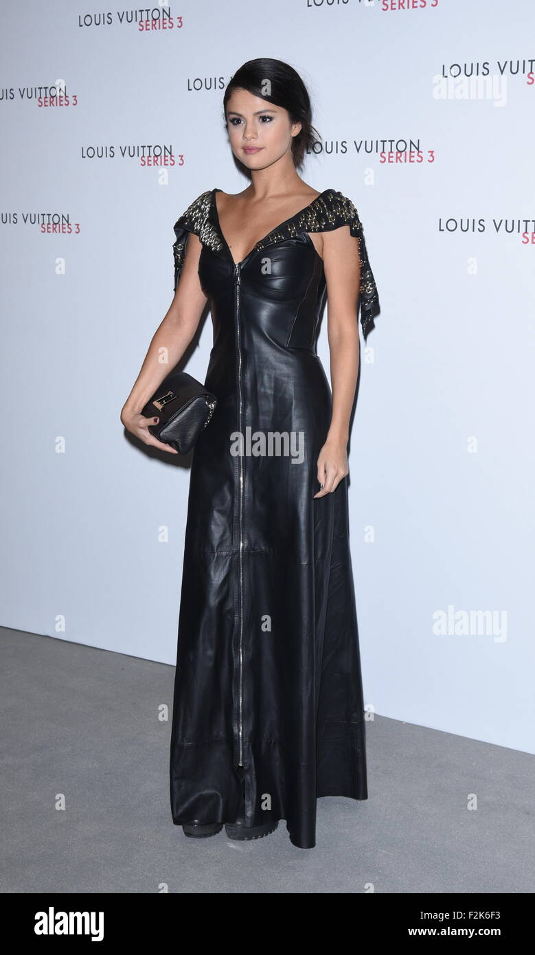 Londra, Regno Unito. Xx Settembre, 2015. Selena Gomez partecipa alla Louis Vuitton serie 3 notte di apertura di gala in Londra. Credito: Vedere Li/Alamy Live News Foto Stock