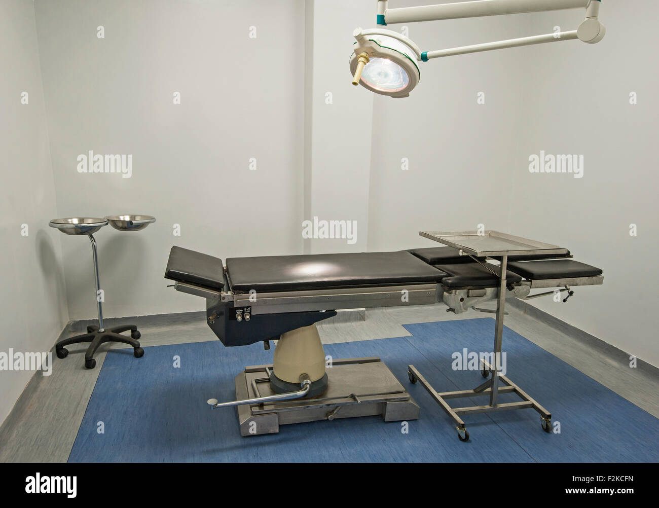 Piccola sala operatoria di un centro medico Foto Stock