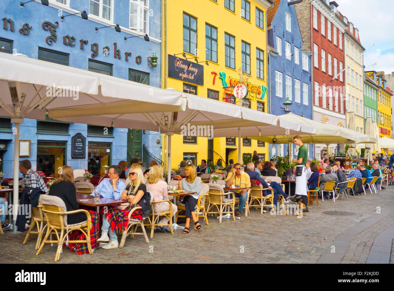 Ristorante Le Terrazze, Nyhavn, storico porto di Copenaghen, Danimarca Foto Stock