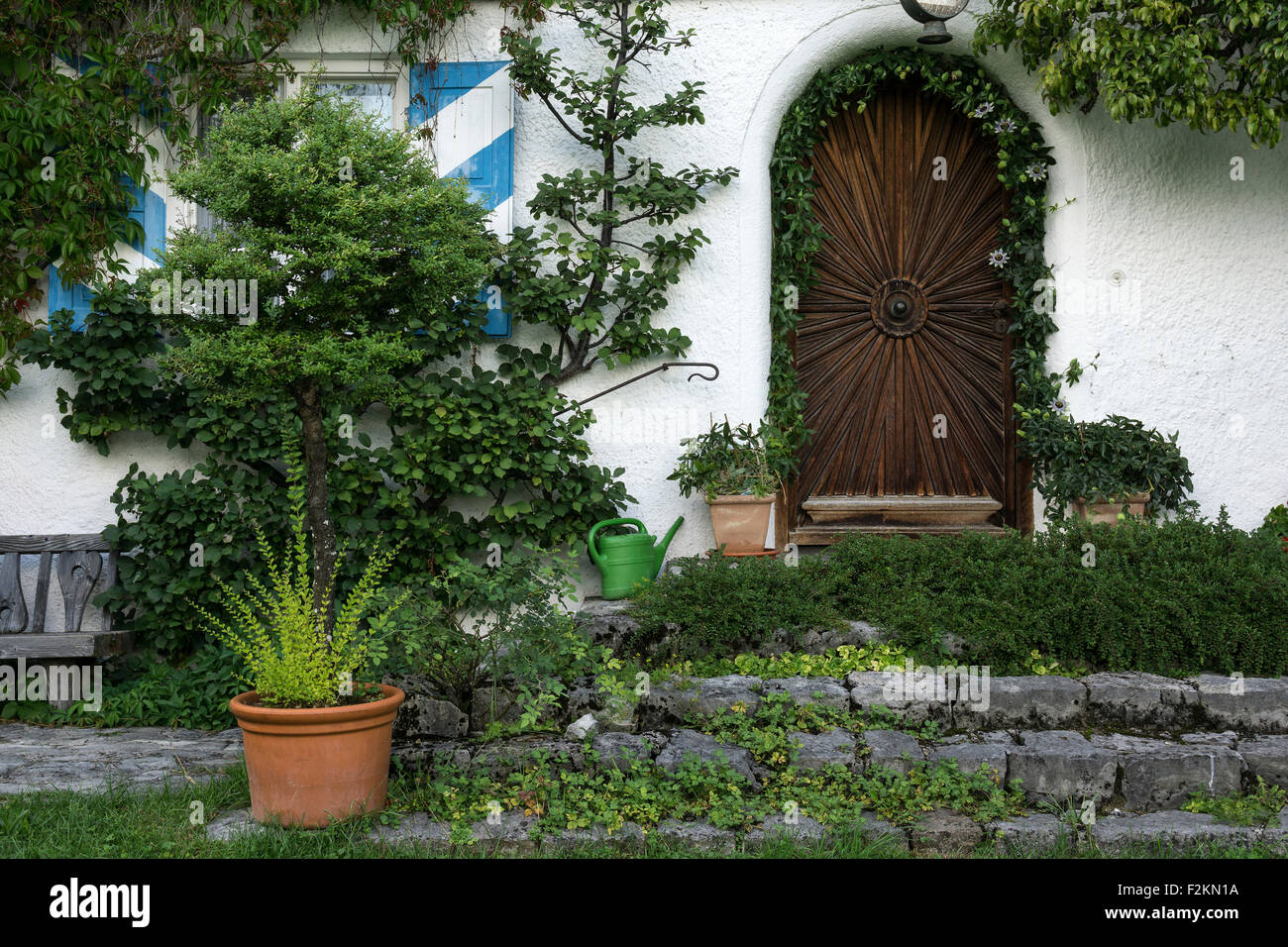 Facciata di una casa colonica presso Zwergern, Walchensee, Alta Baviera, Baviera, Germania Foto Stock