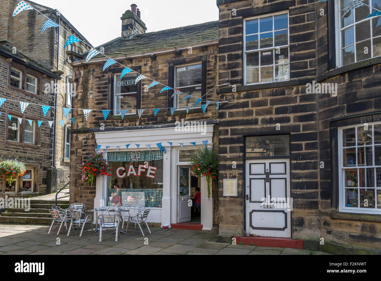 Il famoso Sid cafe da serie tv di ultima del vino estivo a Leeds in West Yorkshire. Il nord ovest dell'Inghilterra. Foto Stock