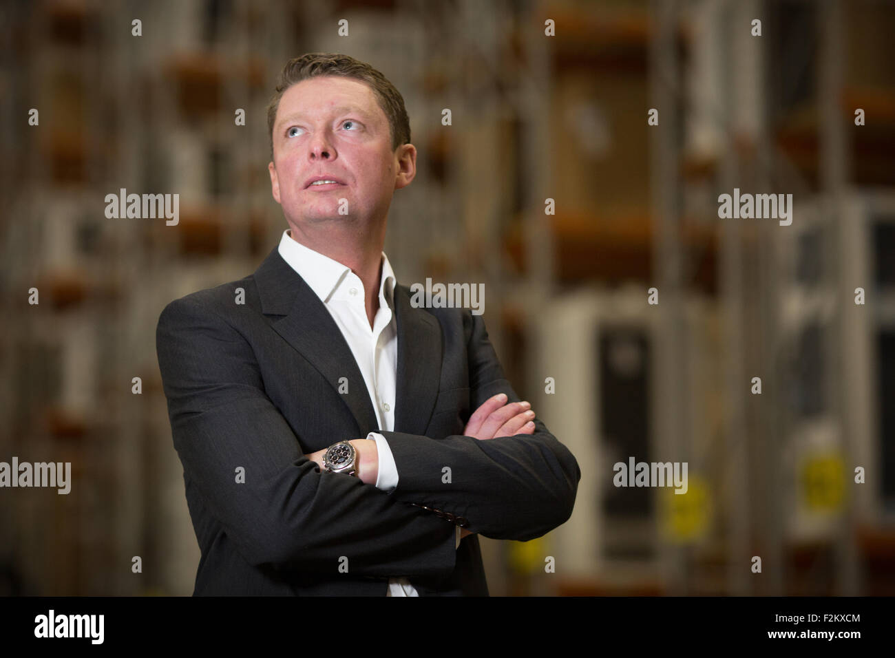 AO CEO John Roberts ritratti al Crewe Cheshire centro di distribuzione Foto Stock