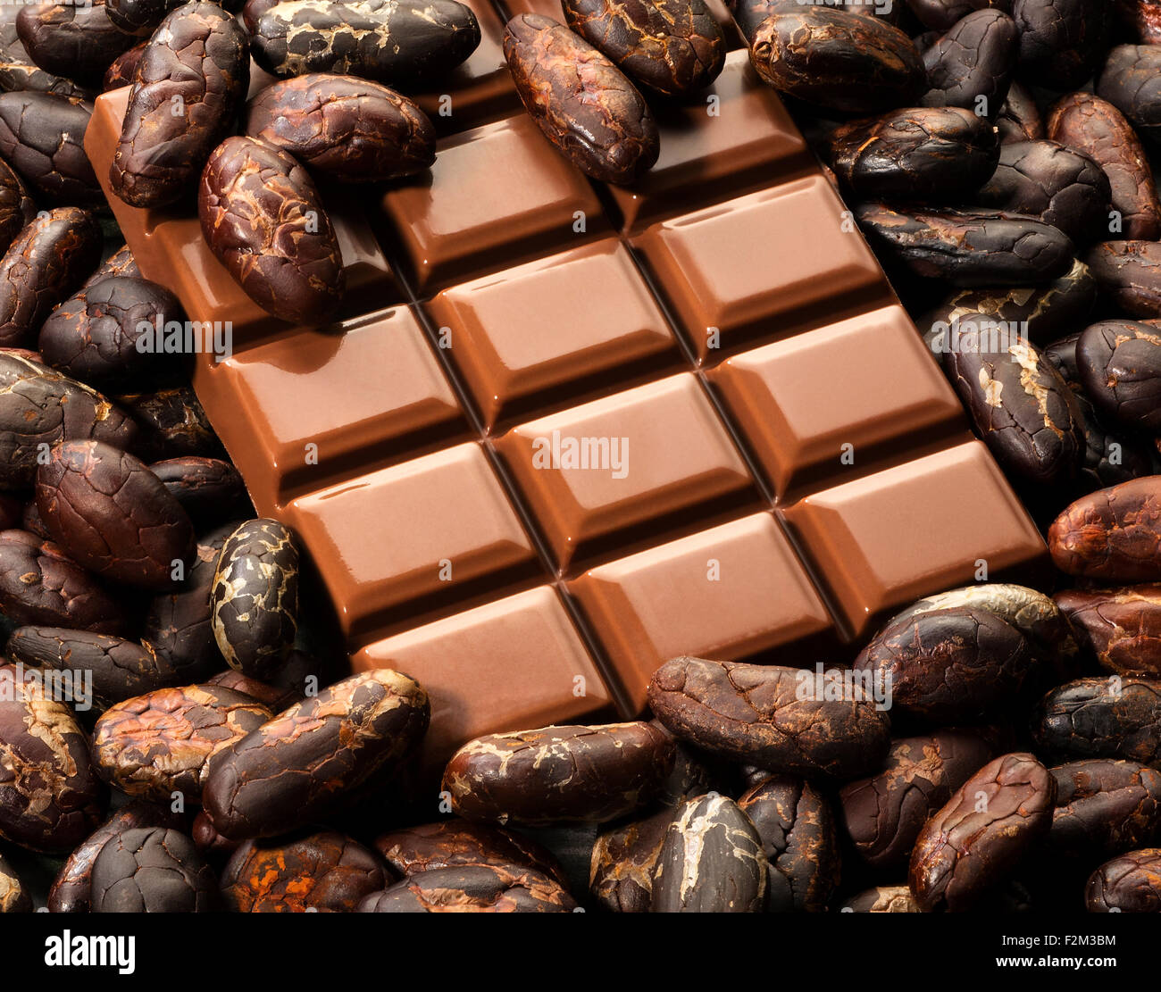 Le fave di cacao e cioccolato bar Foto Stock