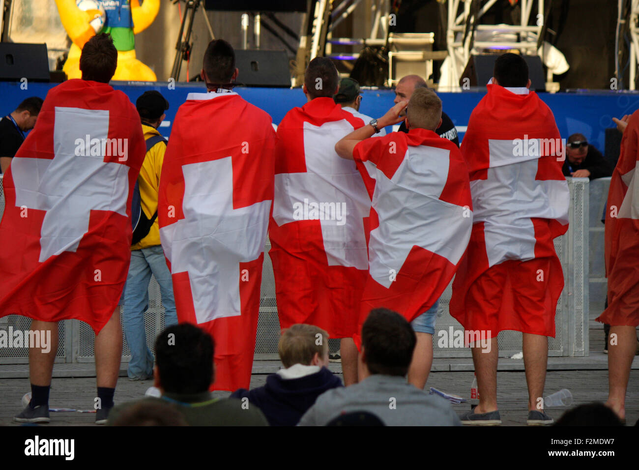 Impressionen von der Fanmeile am Brandenburger Tor beim Spiel Schweiz gegen Argentinien, 1. Juli 2014, Berlino. Foto Stock