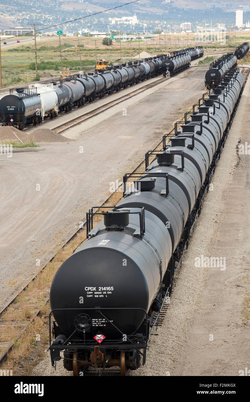 Salt Lake City, Utah - vagoni ferroviari che trasportano petrolio greggio. Foto Stock