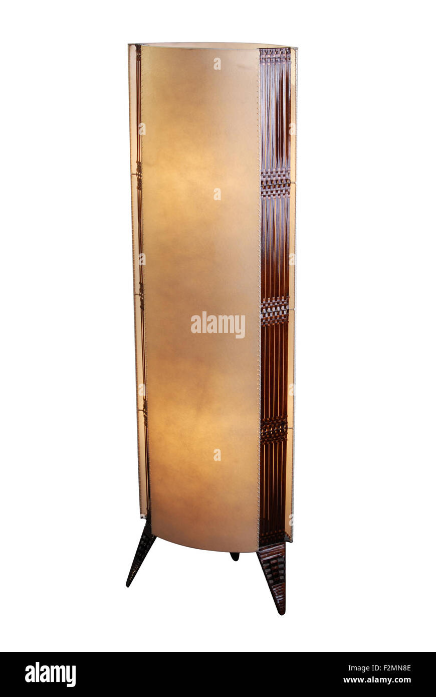 Stile Etnico lampada da terra isolate su sfondo bianco. Include il tracciato di ritaglio in modo che si può facilmente tagliare e posto su un design. Foto Stock Stile Etnico lampada da terra isolate su sfondo bianco. Include il tracciato di ritaglio in modo che si può facilmente tagliare e posto su un design. Foto Stock
