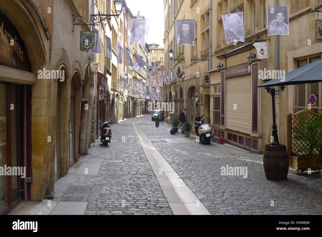 Una strada di Lione in Francia il fine settimana mattina Foto Stock