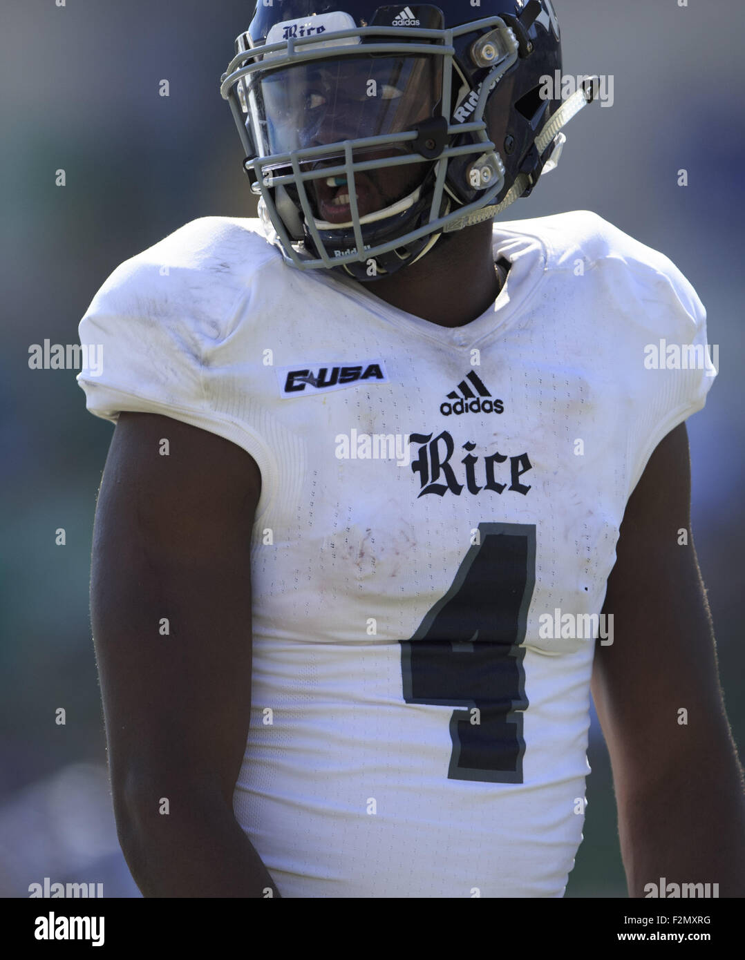 Denton, TX, Stati Uniti d'America. Xix Sep, 2015. 19 settembre 2015: riso gufi wide receiver parchi Dennis #4 durante il NCAA Football gioco tra il riso gufi e il nord Texas significa verde a Apogee Stadium di Denton, TX. Credito: JP Waldron/ZumaPress © Jp Waldron/ZUMA filo/Alamy Live News Foto Stock