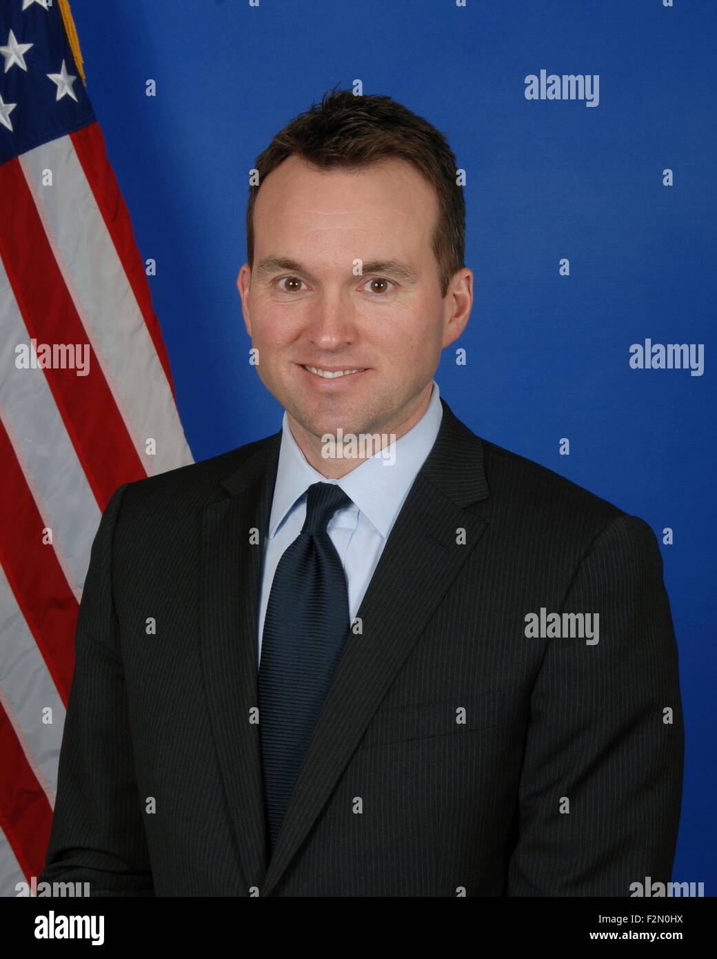 Sotto Segretario della Air Force Eric Fanning ritratto ufficiale il 2 agosto 2012 a Washington, DC. Il presidente Obama, in una storica prima per il Pentagono ha scelto di nominare Eric smazzare per portare l'esercito, una mossa che avrebbe fatto di lui il primo apertamente gay segretario civili di uno dei servizi militari. Foto Stock