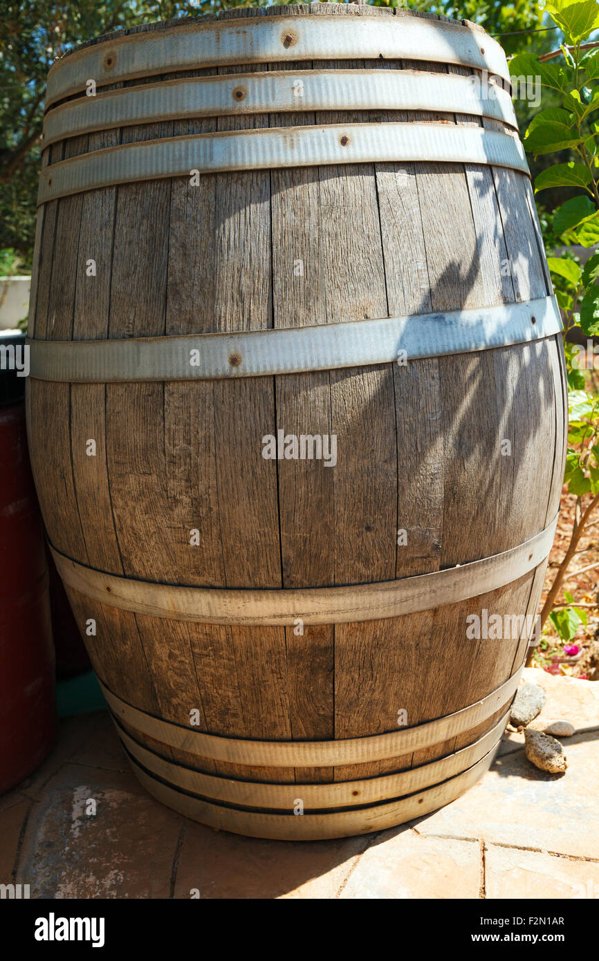 Vecchia botte di vino Closeup, Grecia Foto Stock