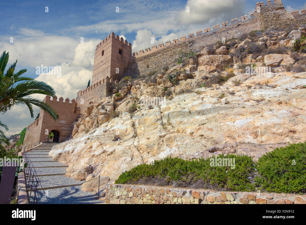 La Alcazaba e pareti del Cerro de San Cristobal, Almeria Foto Stock