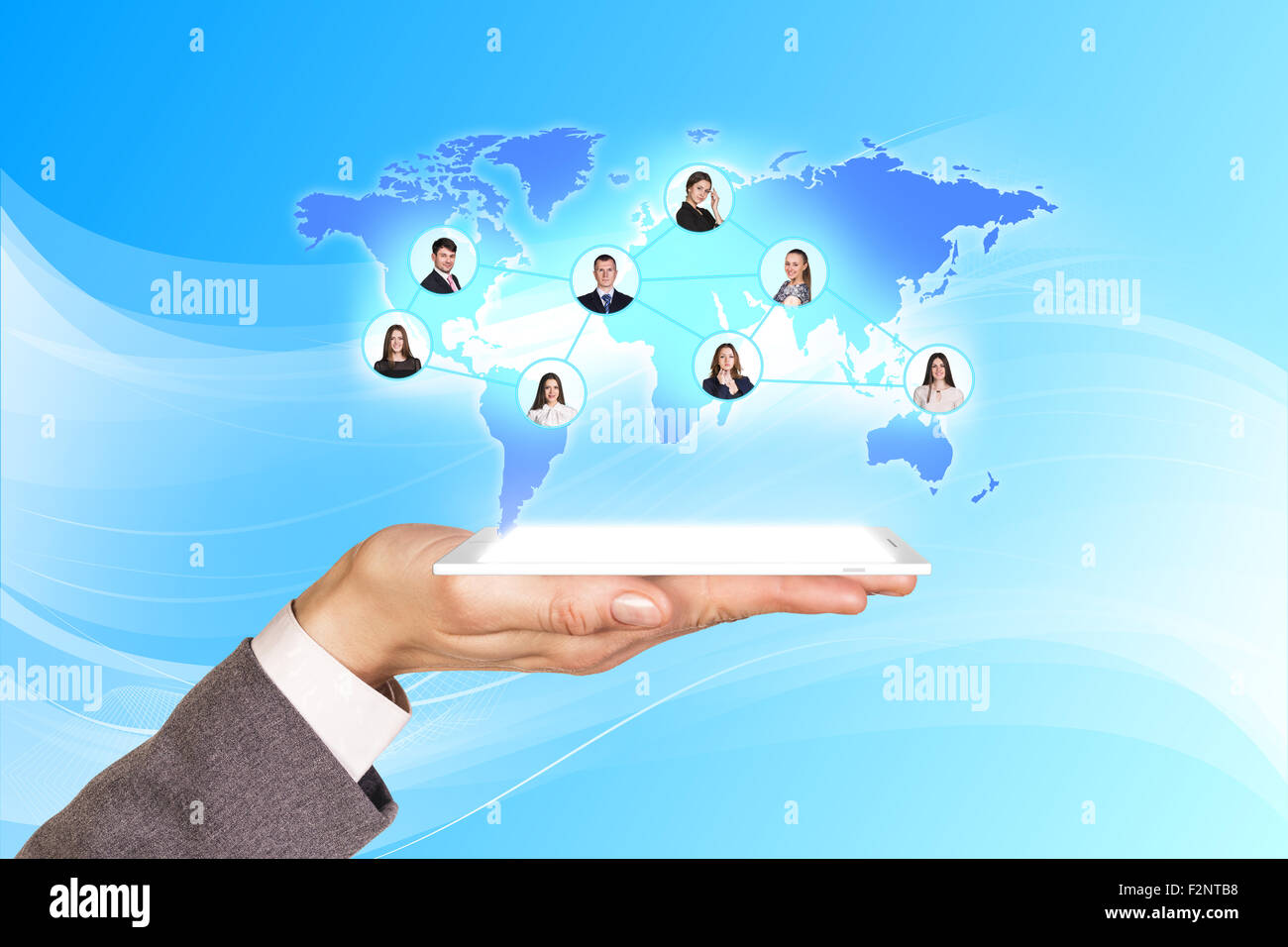 Man mano impugna il telefono con la proiezione Foto Stock