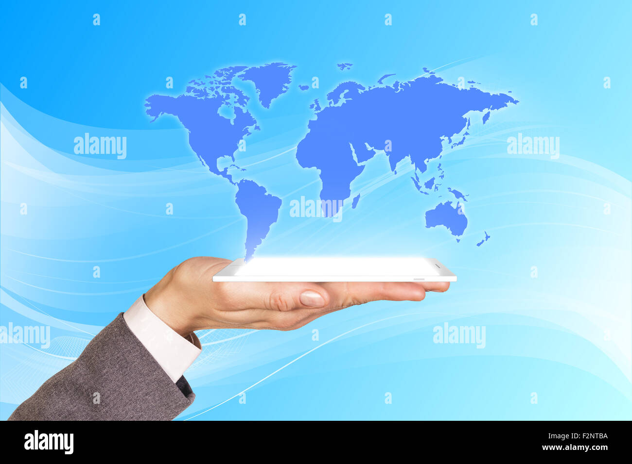 Man mano impugna il telefono con la proiezione Foto Stock