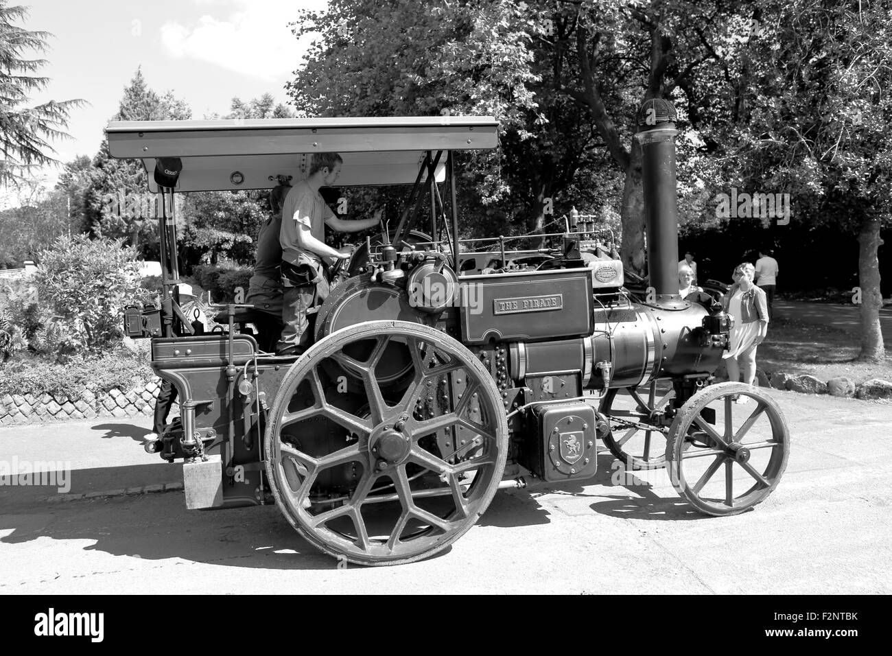 Aveling e Porter il trattore, il pirata, costruita nel 1920, Pontypridd Car Show in Ynysangharad War Memorial Park, Agosto 2015 Foto Stock