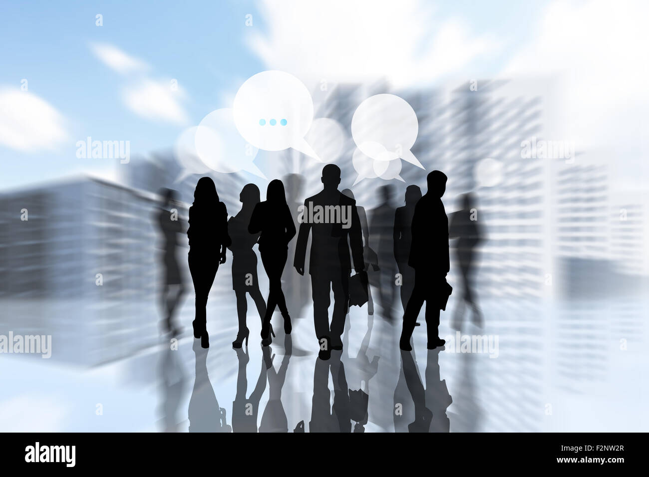 Silhouette di persone nella città Foto Stock