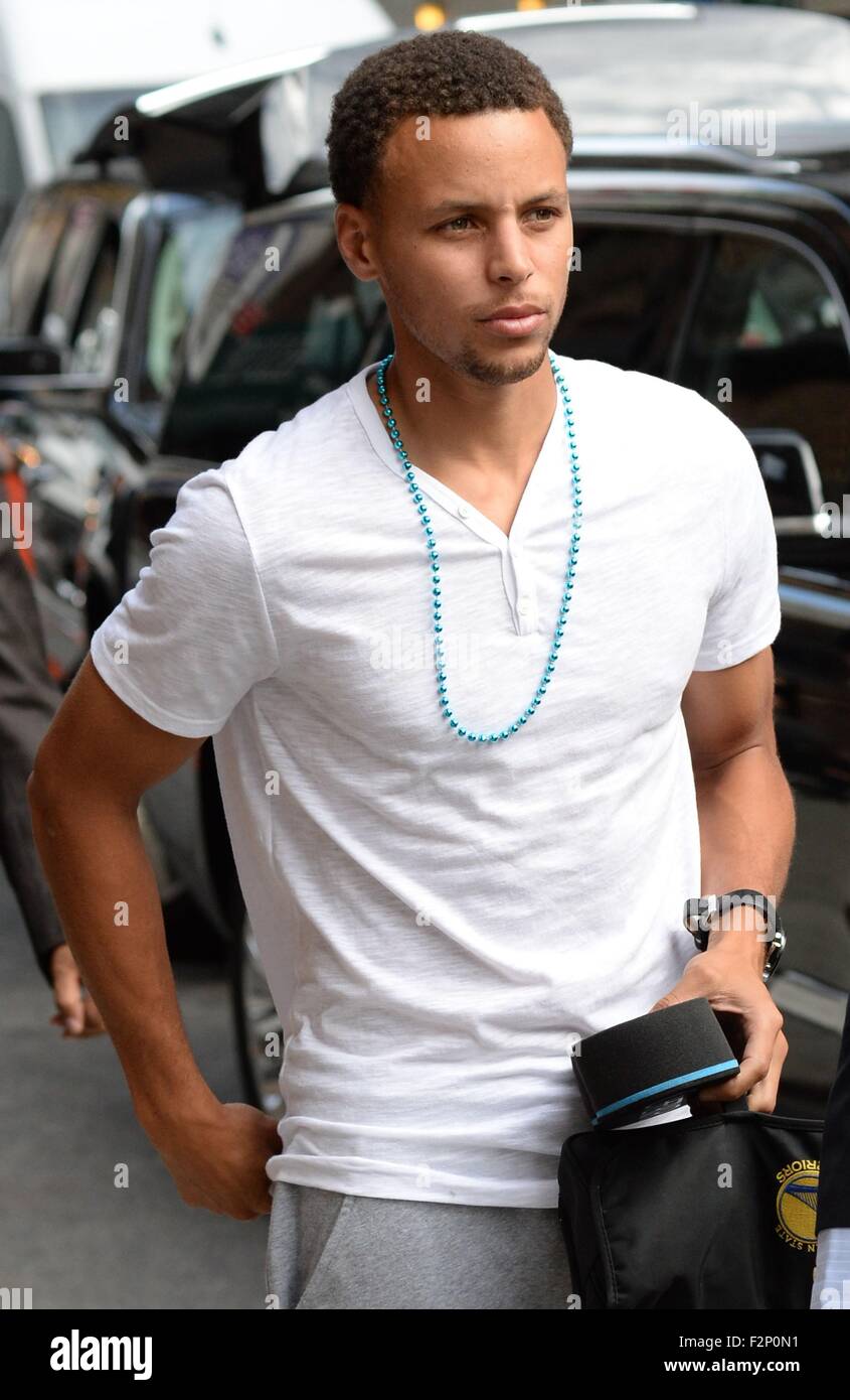 New York, NY, STATI UNITI D'AMERICA. Xxi Sep, 2015. Steph Curry al arrivi per il Late Show con Stephen Colbert - MON, Ed Sullivan Theater, New York, NY, 21 settembre 2015. Credito: Kristin Callahan/Everett raccolta/Alamy Live News Foto Stock