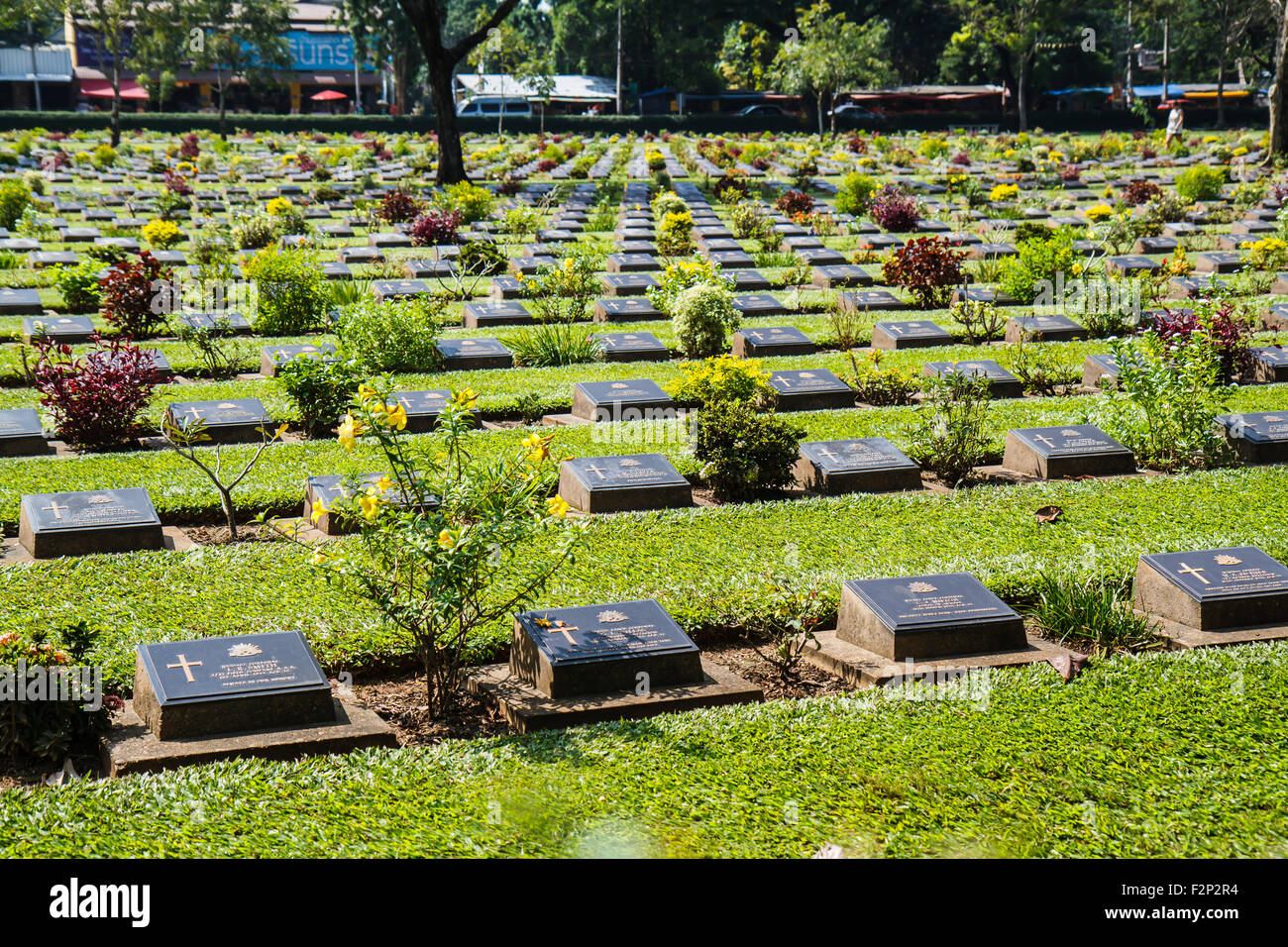 Allied Cimitero di Guerra, Kanchanaburi Thailandia Foto Stock