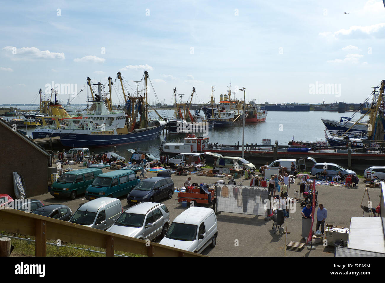 Mercato e auto-boot vendita, Deltahaven, nr Stellendam, Goeree-Overflakkee, Zuid-Holland, Paesi Bassi Foto Stock