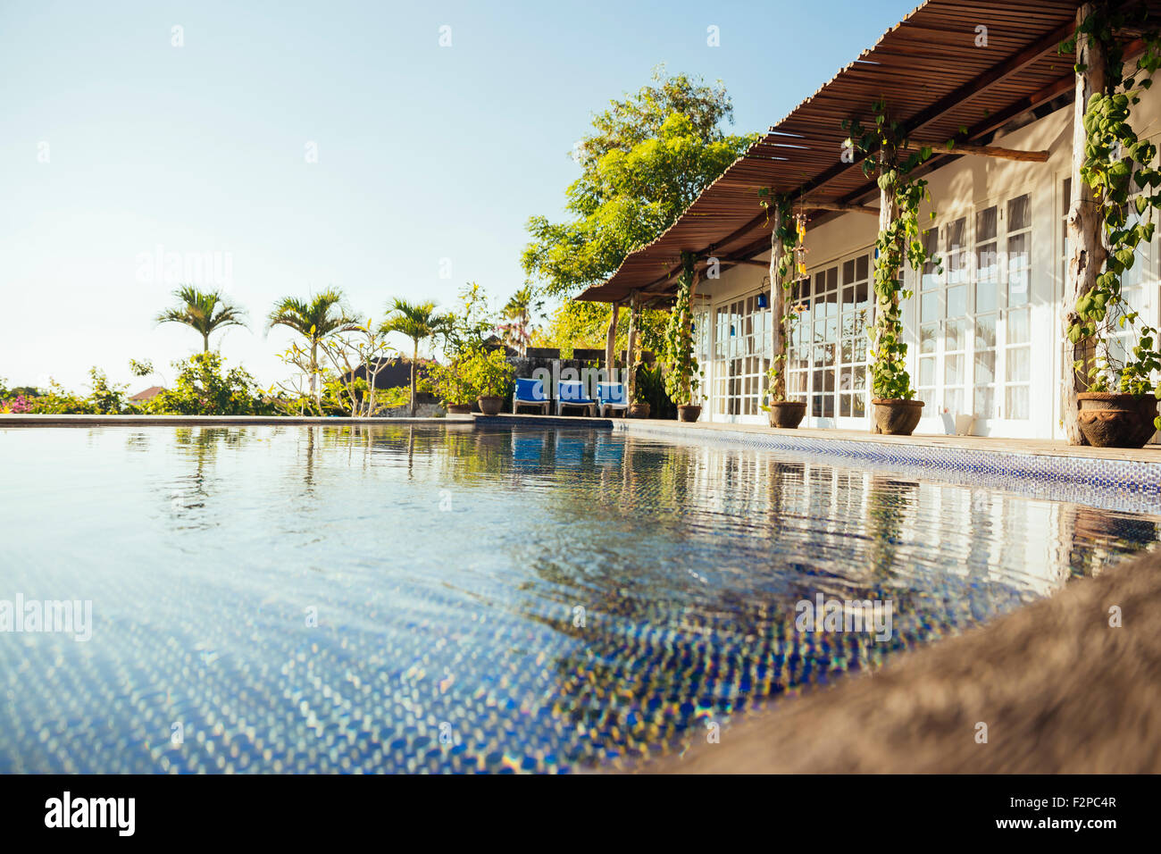 Indonesia, Bali, villa per le vacanze con piscina Foto Stock