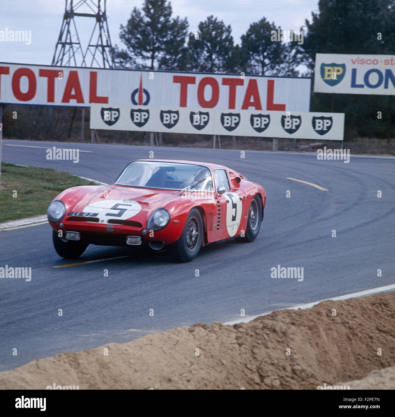 5 Regis Fraissinet,-Jean de Mortemart,Pierre Noblet,Willy Mairesse, ISO Grifo A3C Chevrolet a Le Mans 1965 Foto Stock