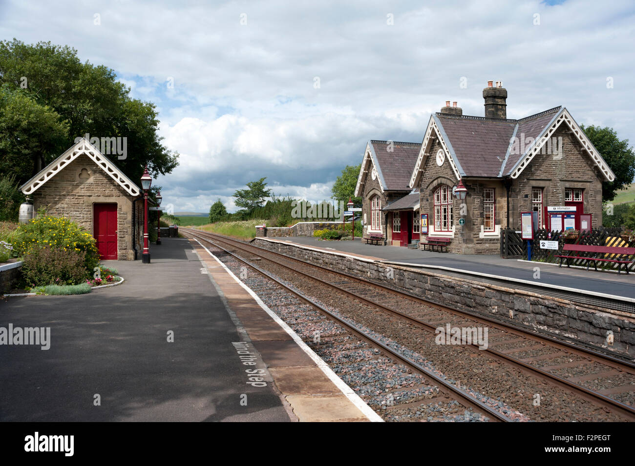 Edifici restaurati a Horton in Ribblesdale stazione da stabilirsi a Carlisle linea ferroviaria, North Yorkshire, Regno Unito Foto Stock