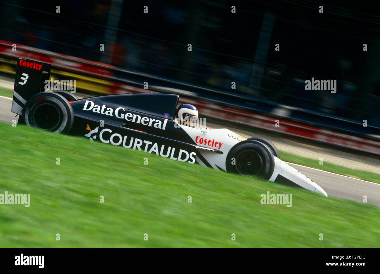 Jonathan Palmer nel suo Tyrrell-Cosworth 1987 Foto Stock