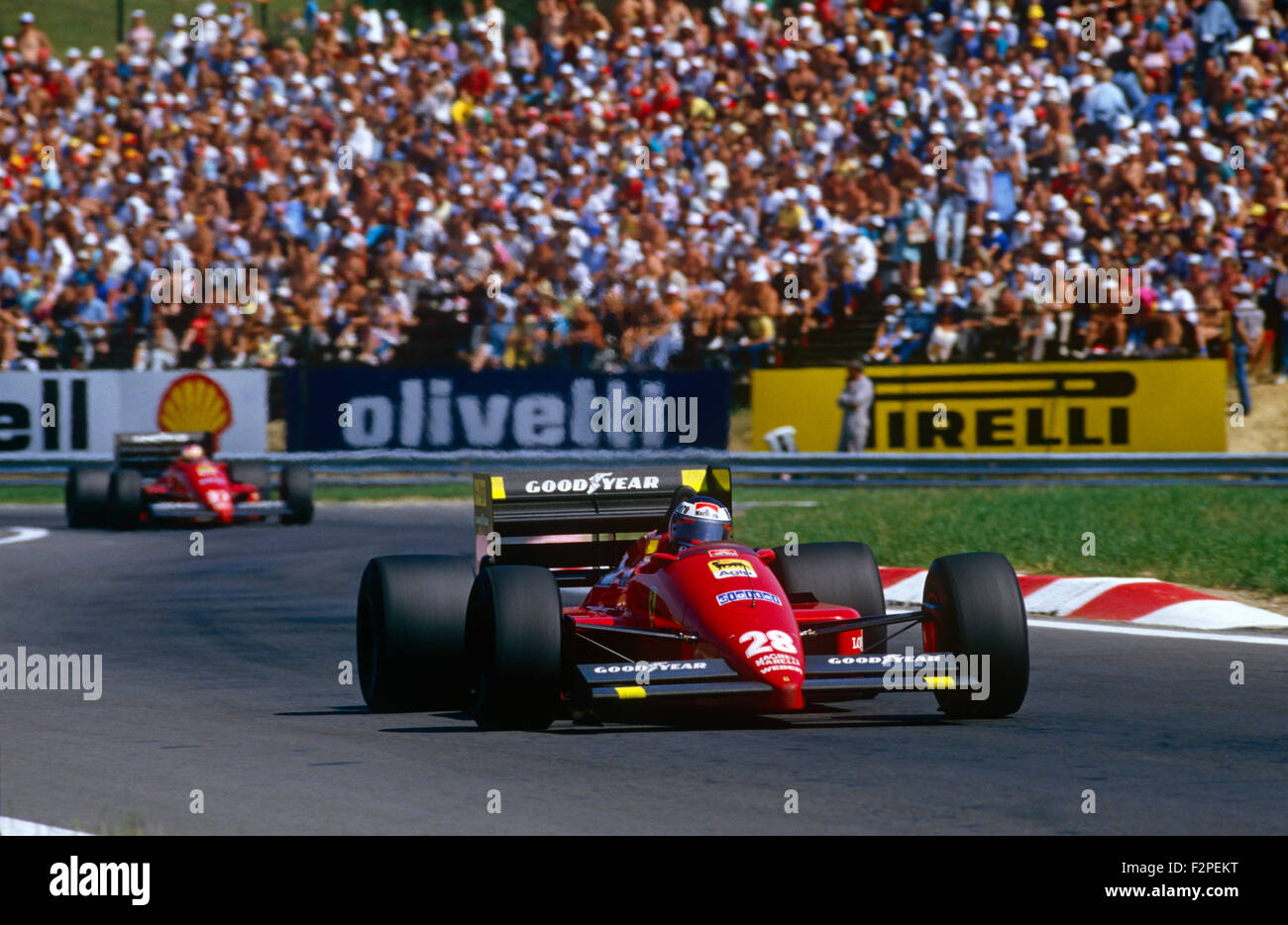 Gerhard Berger racing nella sua Ferrari 1987 Foto Stock