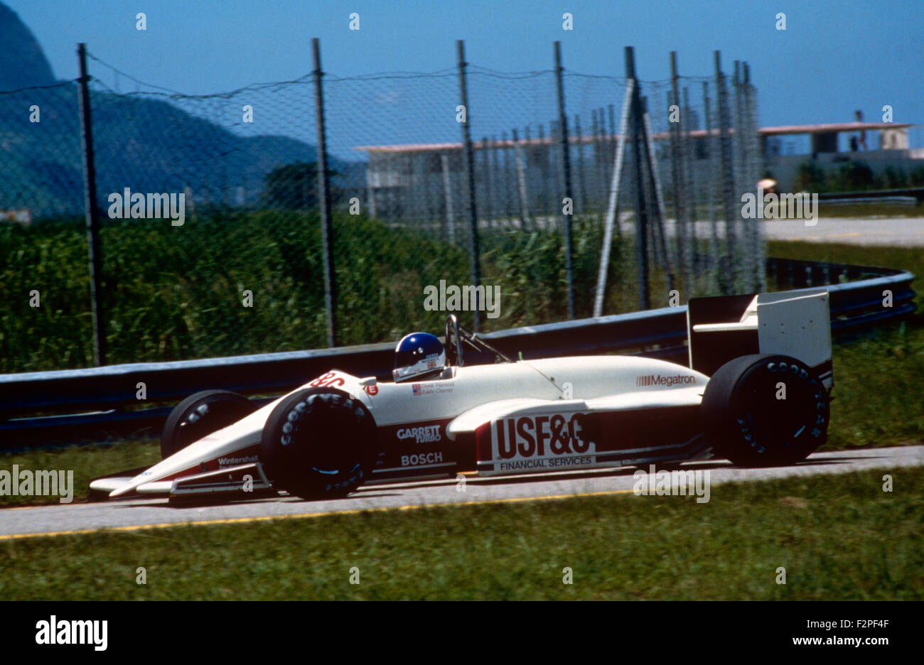 Derek Warwick nel suo frecce Megatron al GP di Brasile a Rio de Janeiro 1987 Foto Stock