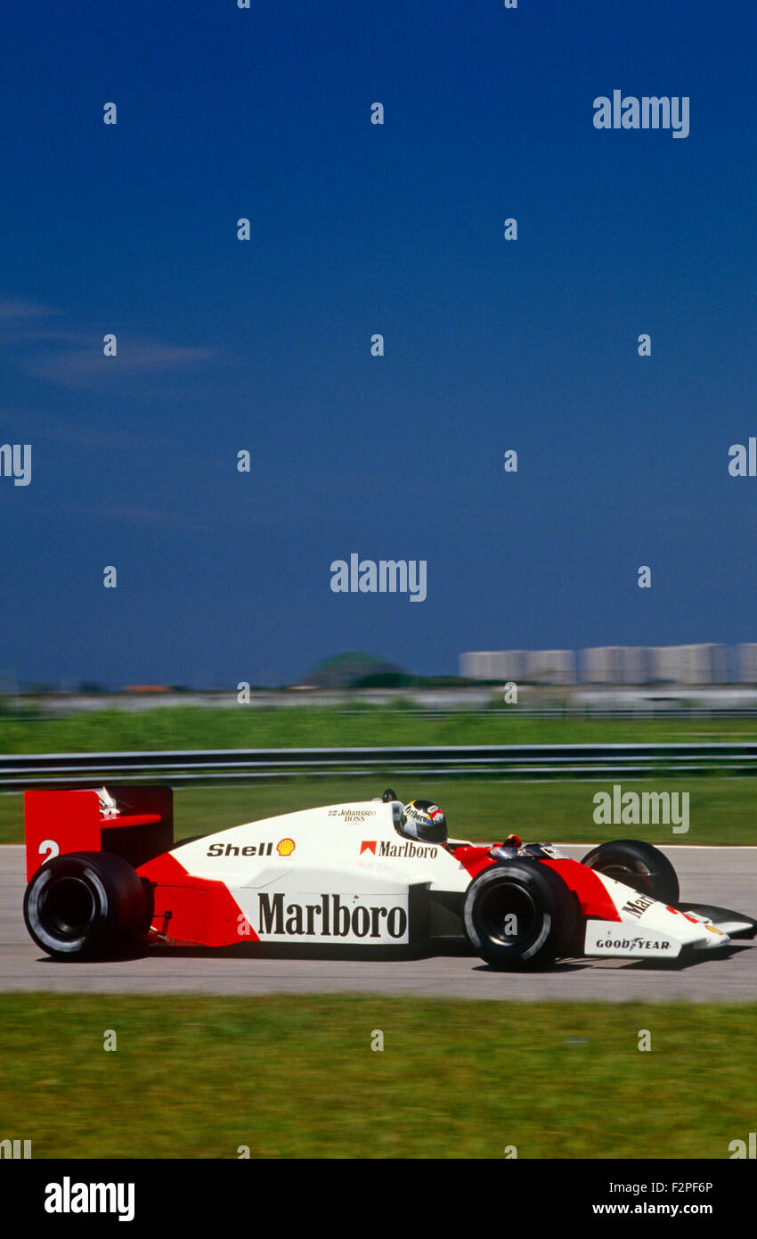 Stefan Johansson nella sua McLaren TAG Porsche 1987 Foto Stock