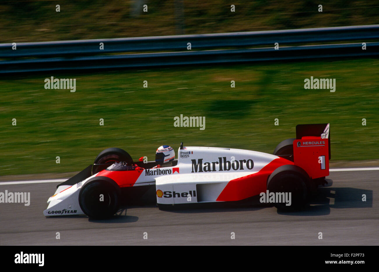 Alain Prost nella sua McLaren TAG Porsche 1987 Foto Stock