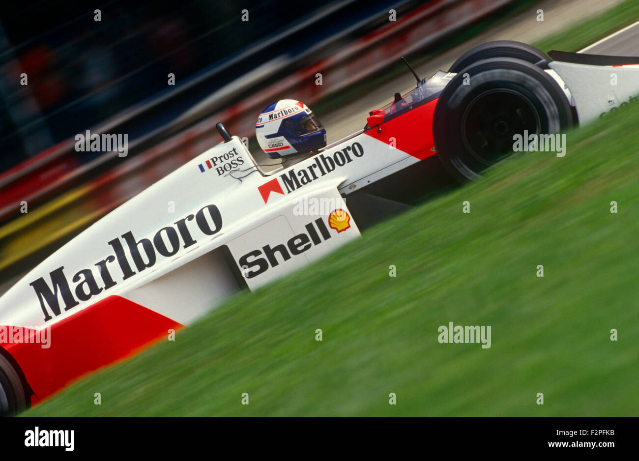 Alain Prost nella sua McLaren TAG Porsche 1987 Foto Stock
