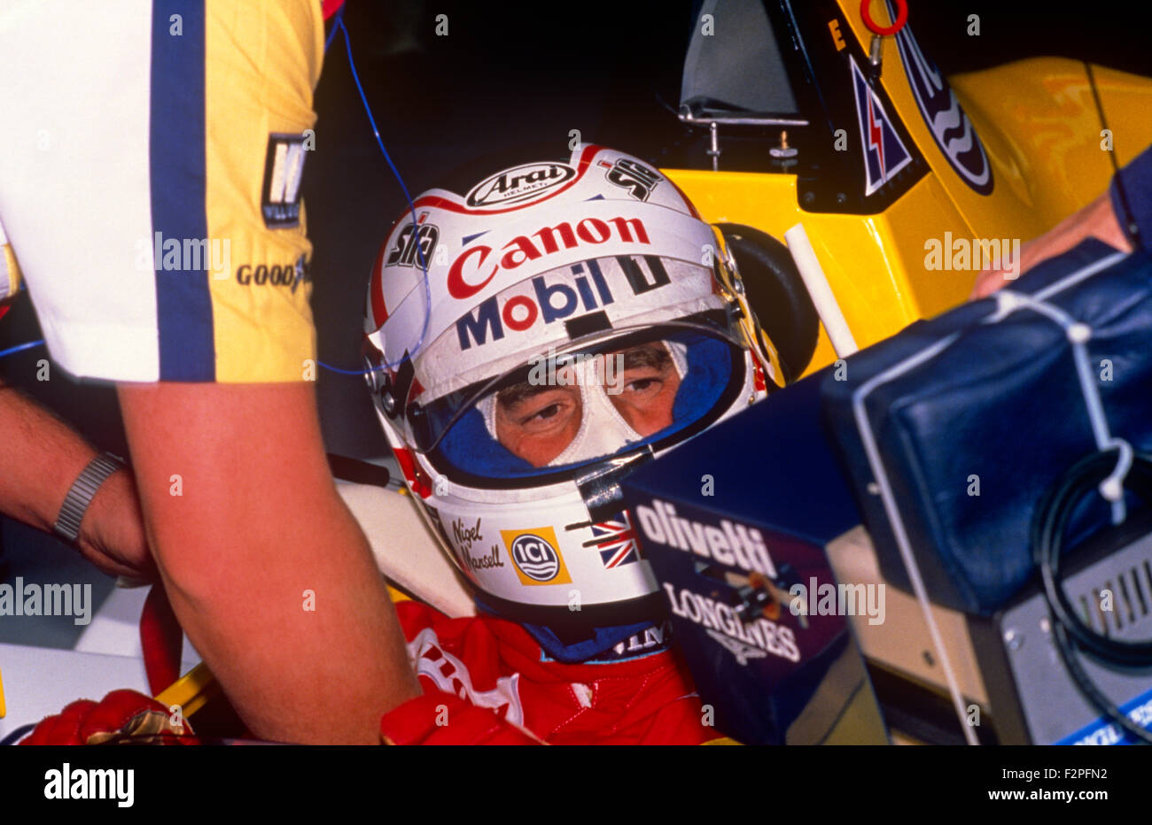 Nigel Mansell seduto nell'abitacolo della sua Williams Honda Formula 1 auto 1987 Foto Stock