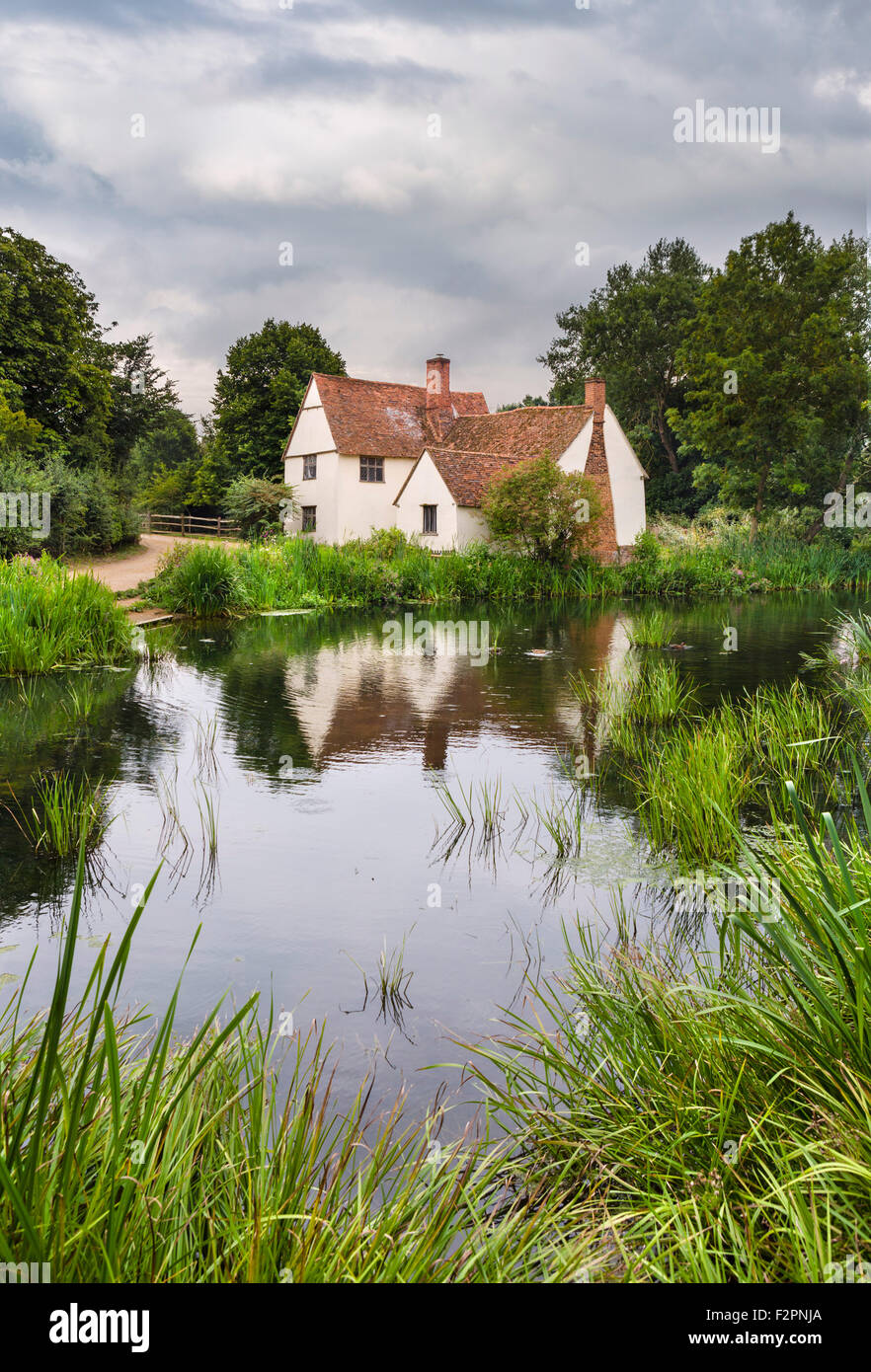Willy Lott's Cottage al Mulino di Flatford, featured in Constable del dipinto "Il fieno Wain", East Bergholt, Dedham Vale, Essex, Regno Unito Foto Stock
