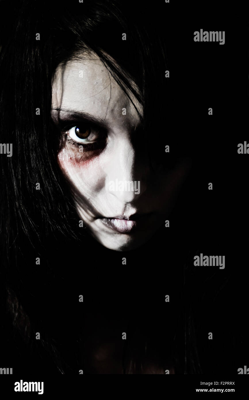 Un Yurei o Onryo - un fantasma vendicativo, come spesso si vede in horror giapponese. Foto Stock