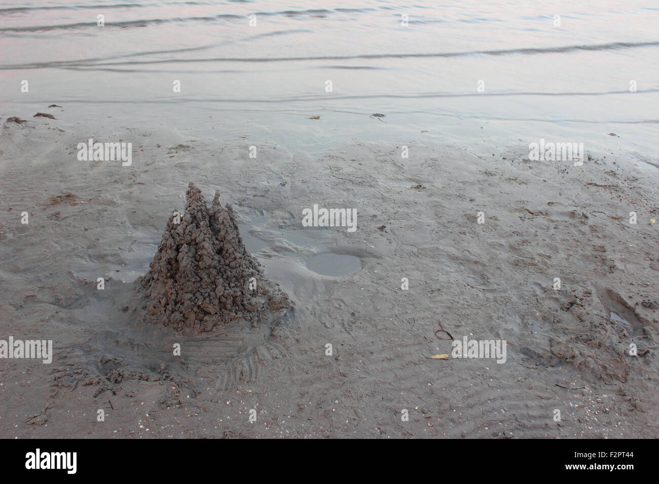 Sand castle sculpture on beach immagini e fotografie stock ad alta risoluzione - Alamy