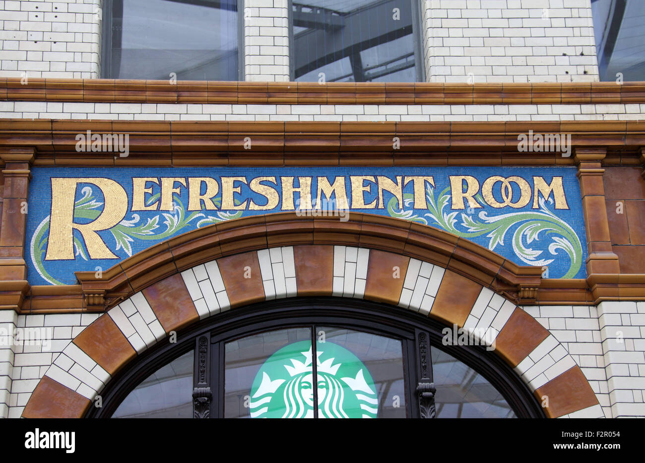 Restaurato interno della stazione di Victoria in Manchester Foto Stock