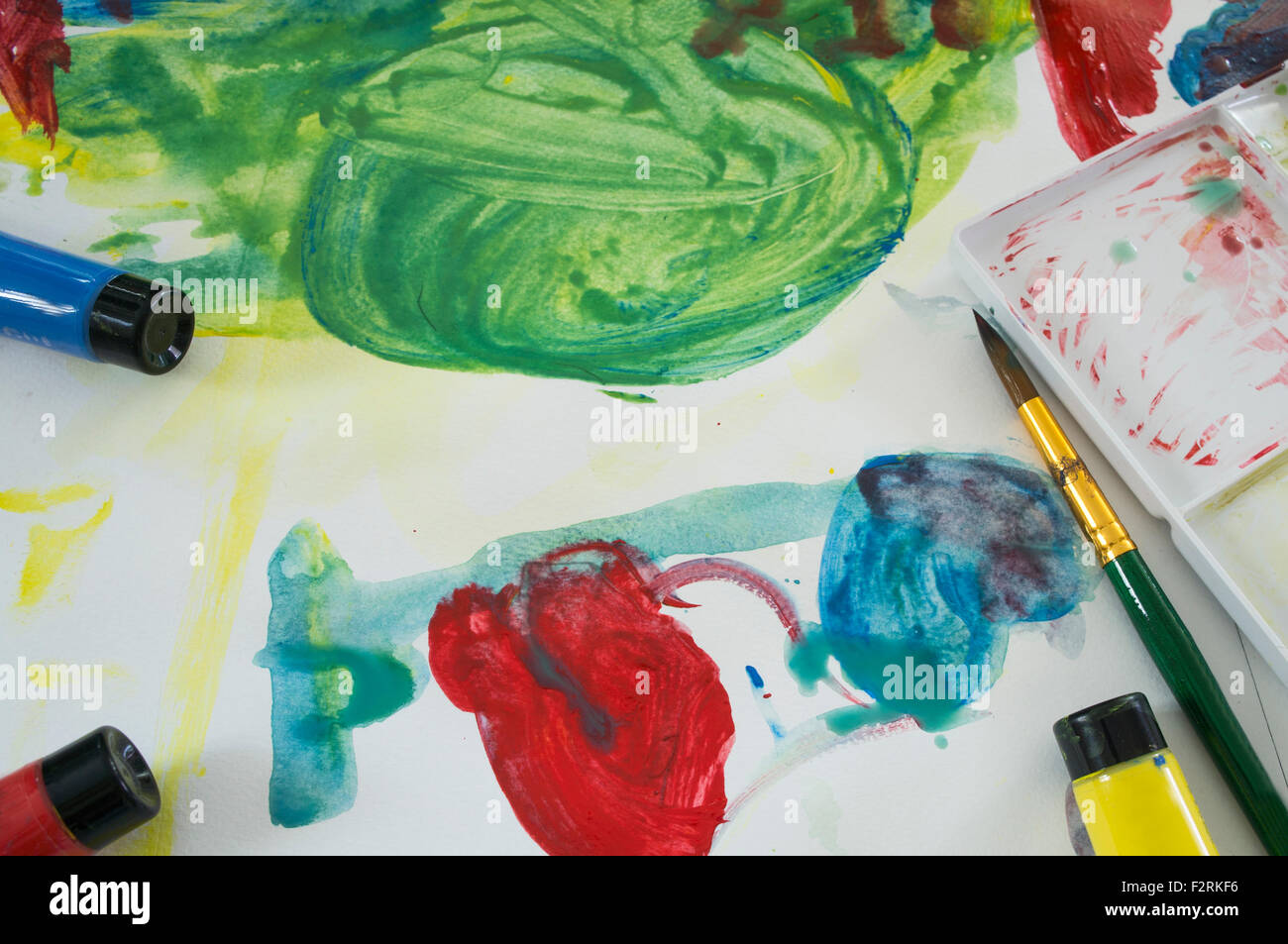 Kid vernici arte mani modello tavolo divertimento accessori disegno Foto Stock