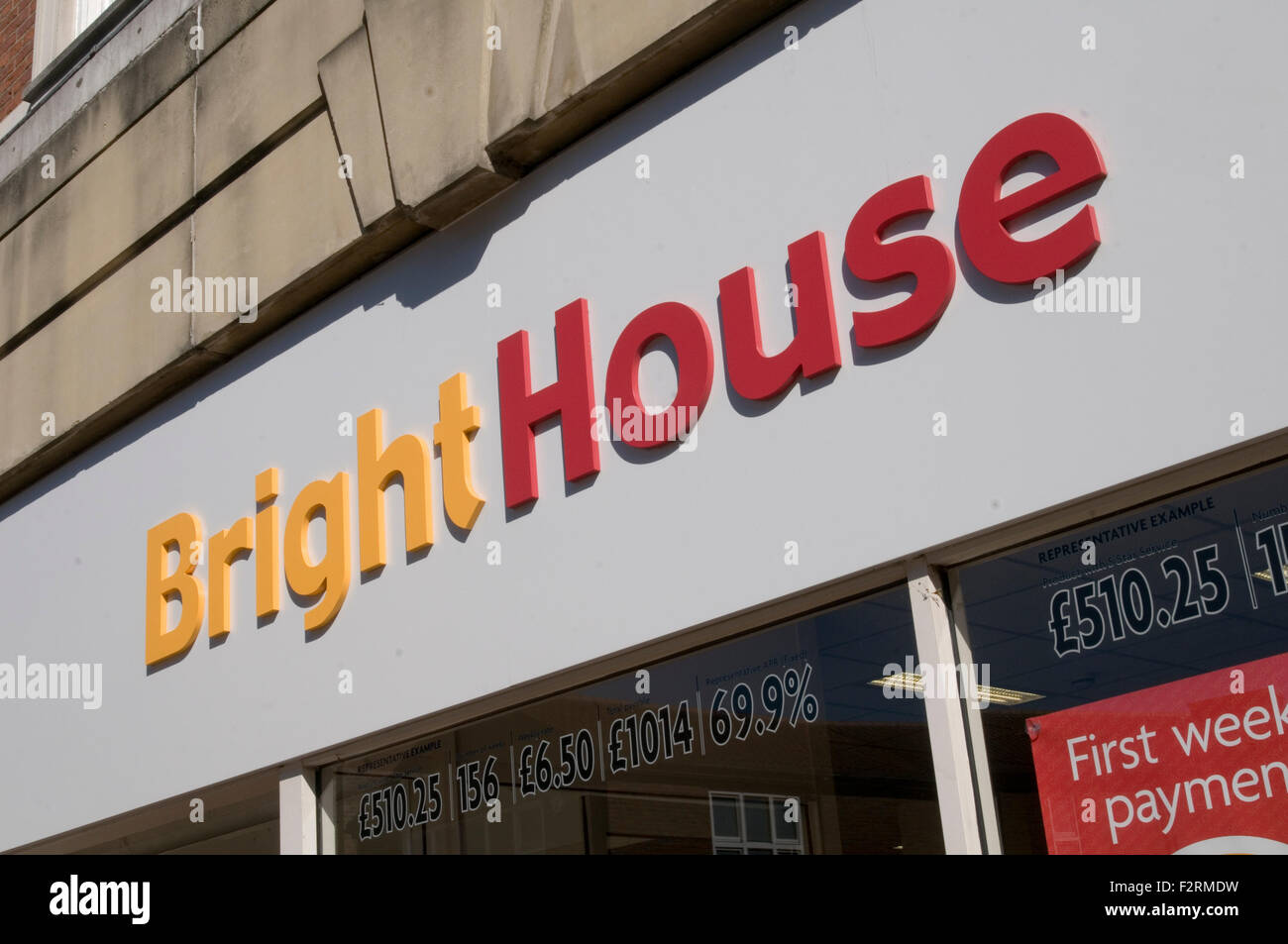 BrightHouse è il più grande in affitto alla propria azienda shop negozi finanziare costosi beni di interesse percentuale Bright House Foto Stock