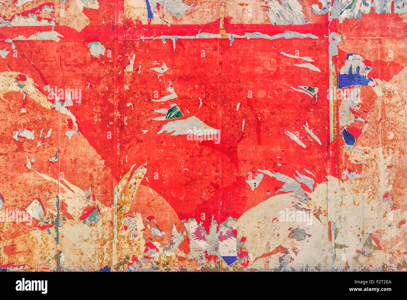 Grunge strappato carta da poster come sfondo, urban graphic design texture Foto Stock
