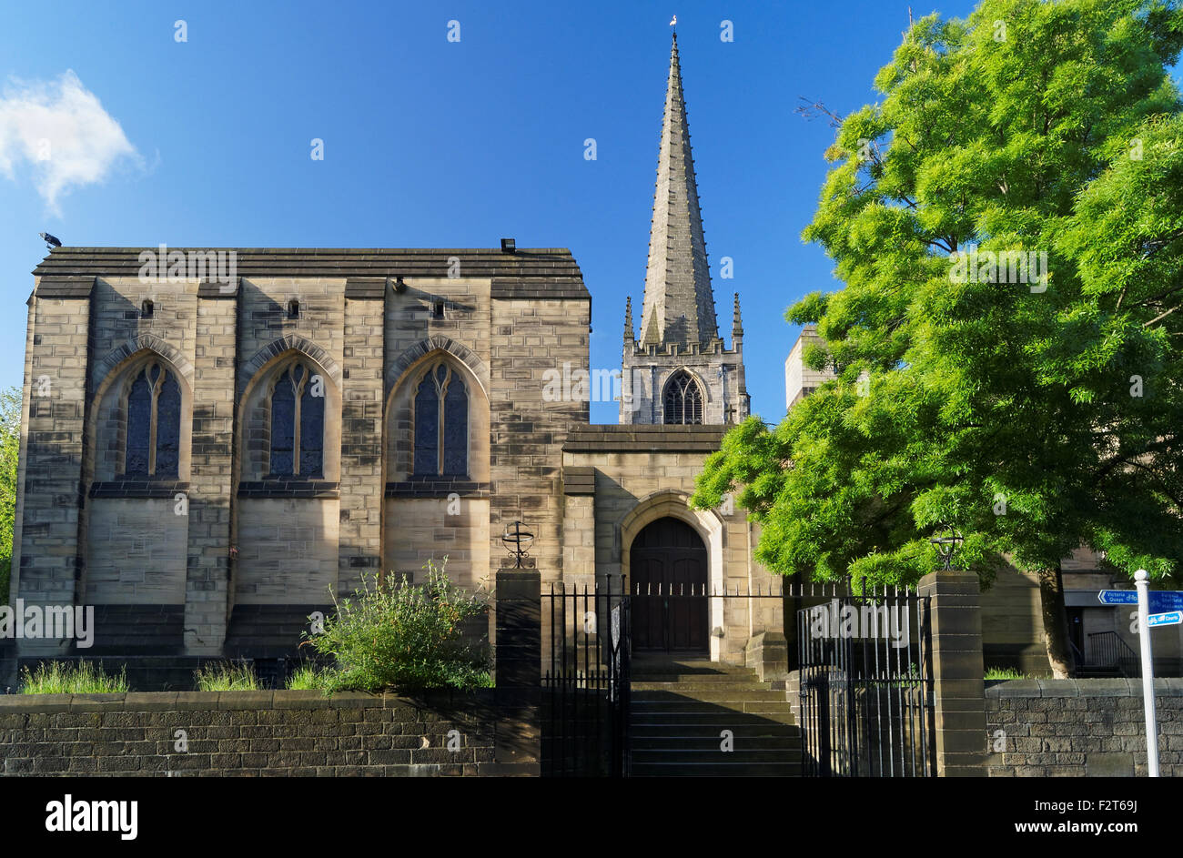 UK,South Yorkshire,Sheffield,Sheffield Cathedral da Campo Lane Foto Stock