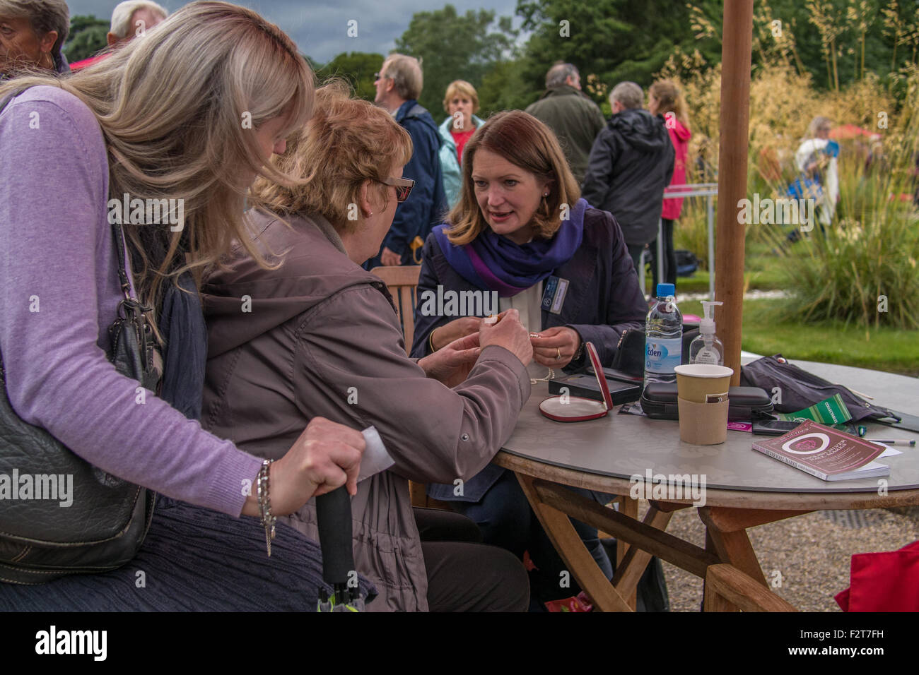 La BBC di 'Antiques Roadshow' a Trentham Gardens, Stoke on Trent, Staffordshire, Inghilterra. Foto Stock
