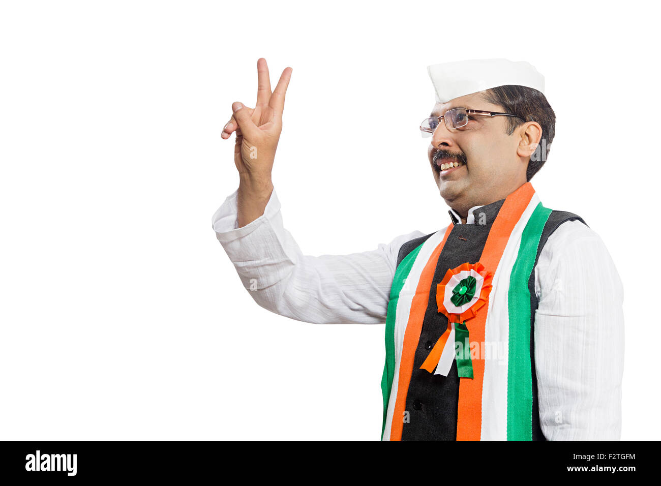 1 indian Adulto Uomo politico dito che mostra la vittoria Foto Stock