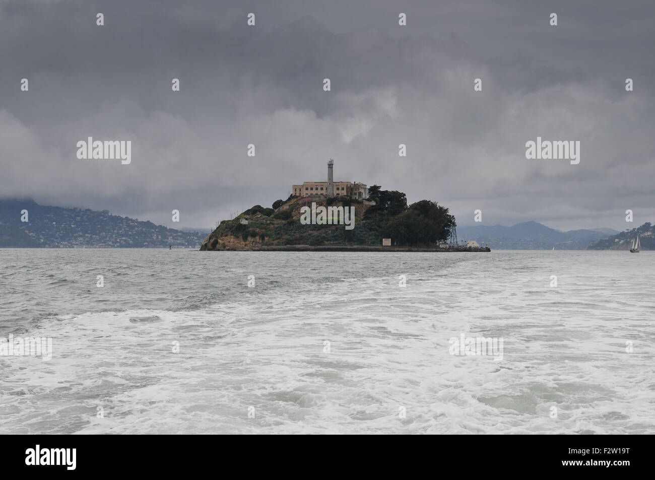 Vista dell Isola di Alcatraz da una barca Foto Stock