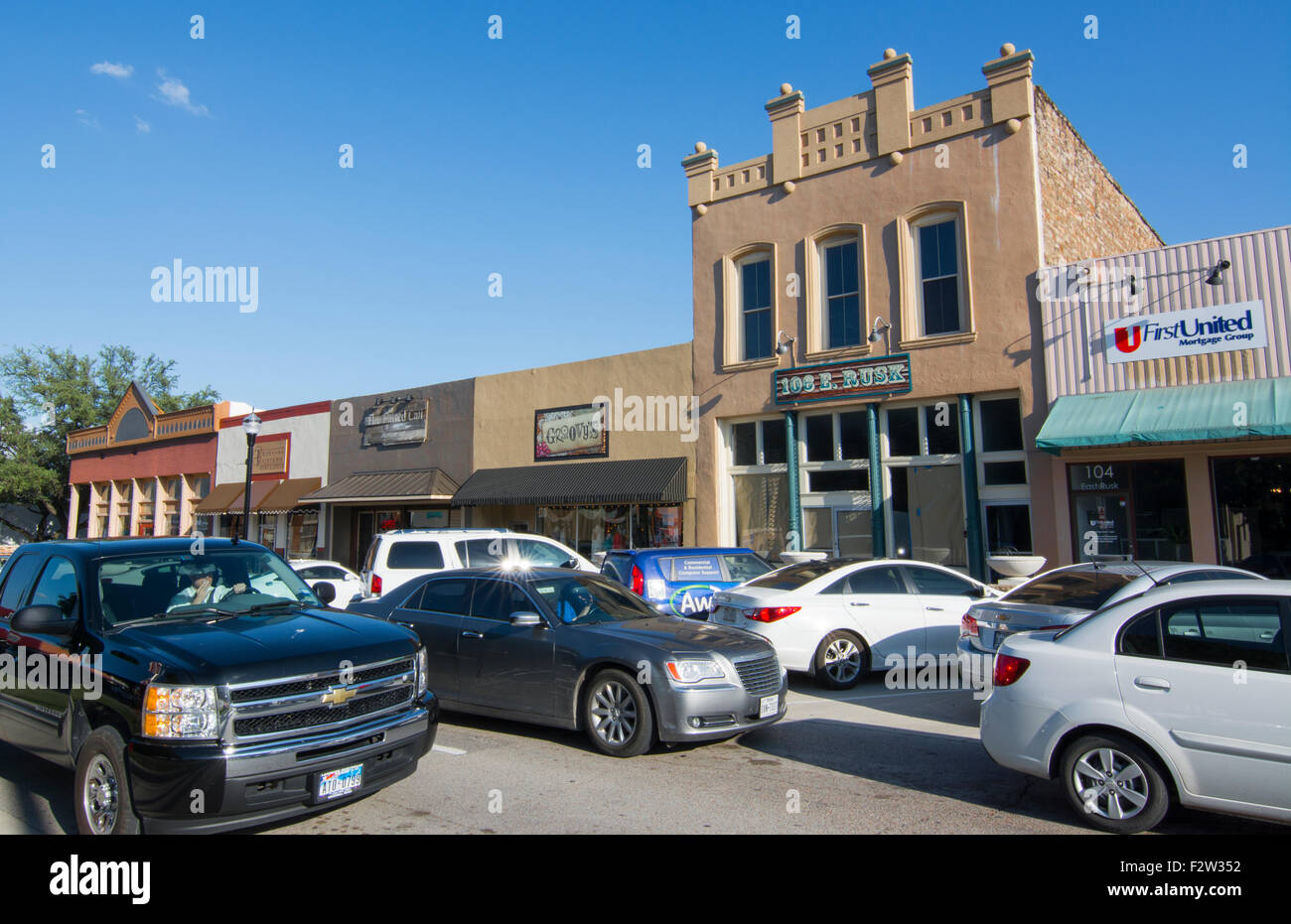 Rockwall Texas downtown Court House Square edifici e traffico Foto Stock