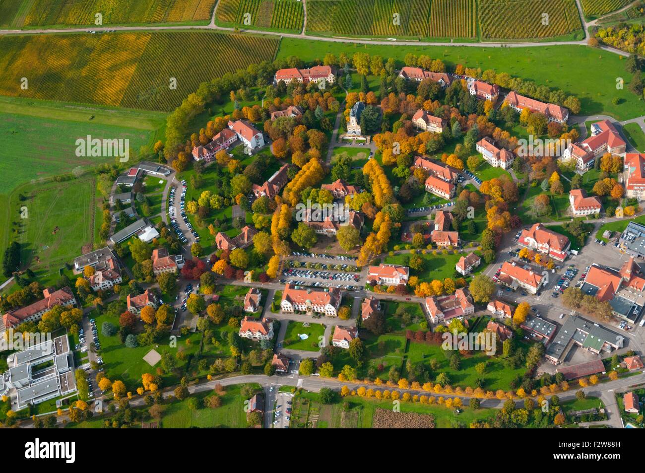 Francia, Haut Rhin (68), Rouffach, CHS Psychiatric Specialized Hospital Centre (vista aerea) Foto Stock