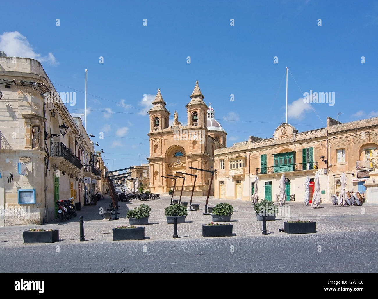 Marsaxlokk Chiesa Parrocchiale in stile barocco in una giornata di sole in Settembre 15, 2015 in Marsax Foto Stock